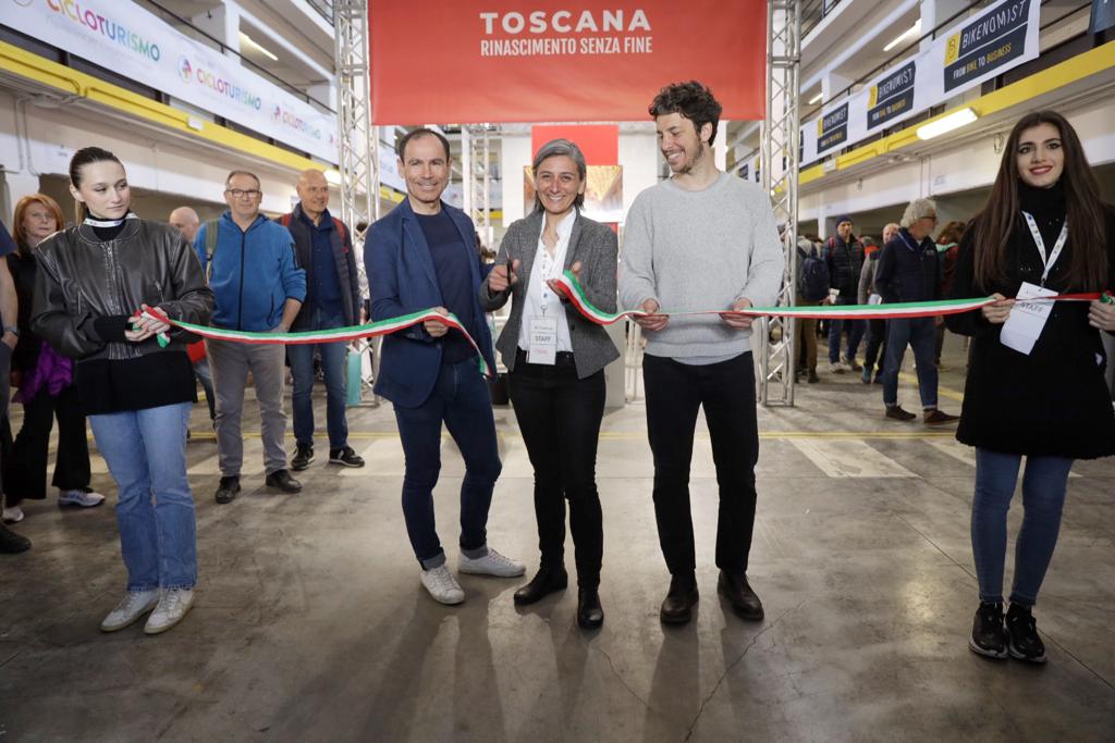 cycling show Davide Cassani Pinar Pinzuti Mattia Santori